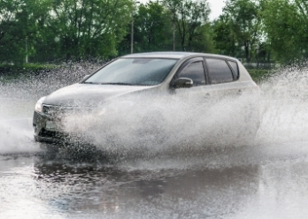 What NOT to do when hydroplaning